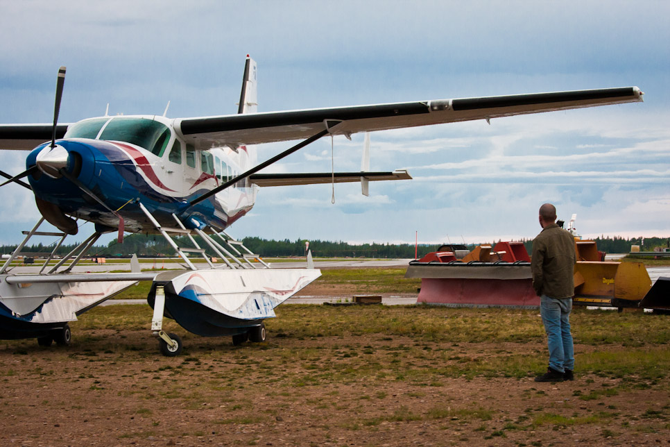 Can’t drive in to see the oil sands operations? Let’s rent a plane to fly over them! (Part 1)